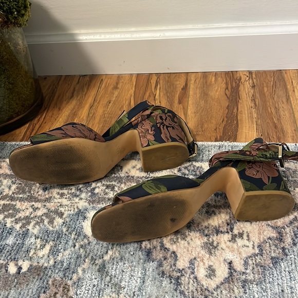 Zara fabric heels size 37/ 6.5 - Picture 4 of 4